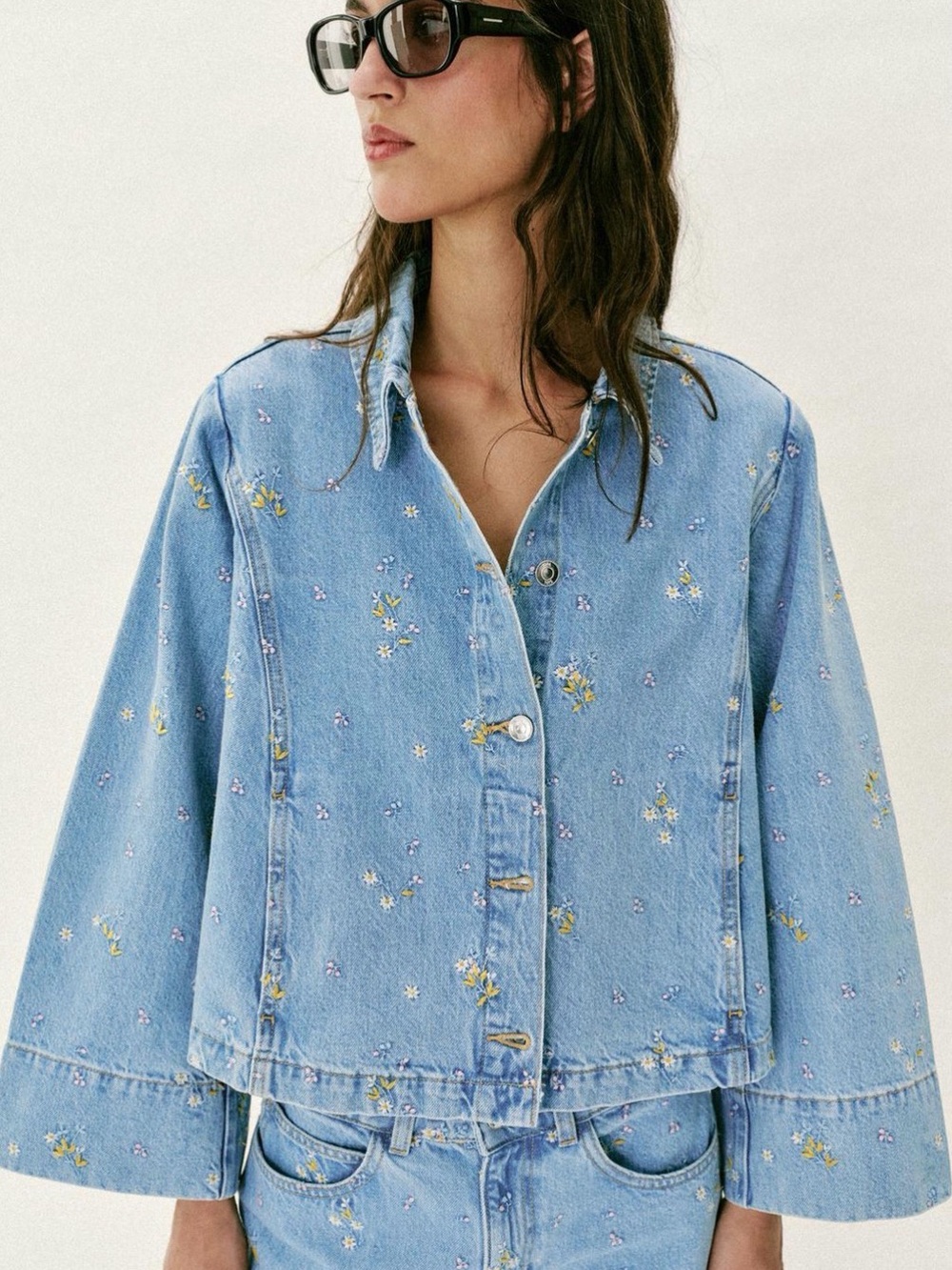 ZARA Embroidered Light Blue Denim Jacket NWT! 🌼